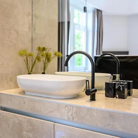 Beautiful In Old Town - Location Apartment